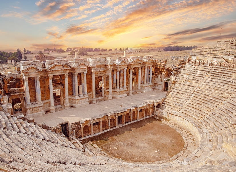 Pamukkale Travertenleri ve Hierapolis